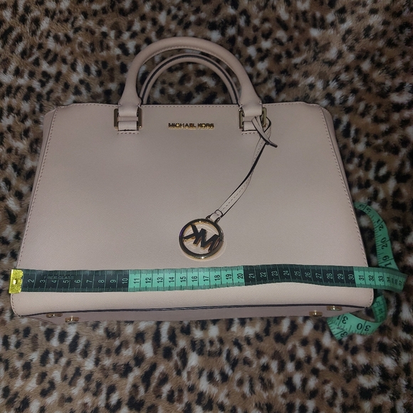 Michael Kors purse color: ballet pink - Picture 7 of 13
